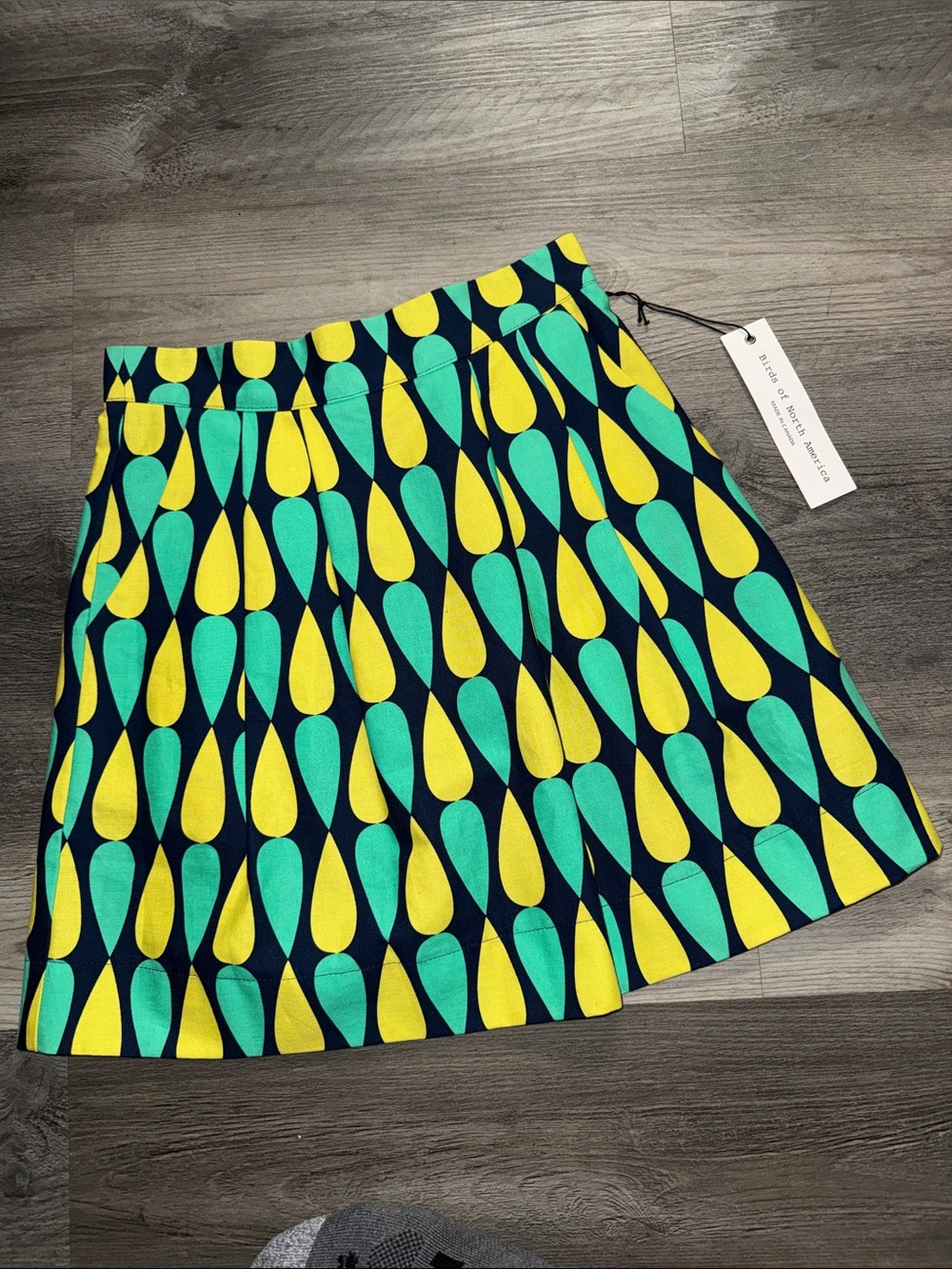 NWT Birds of North America skirt